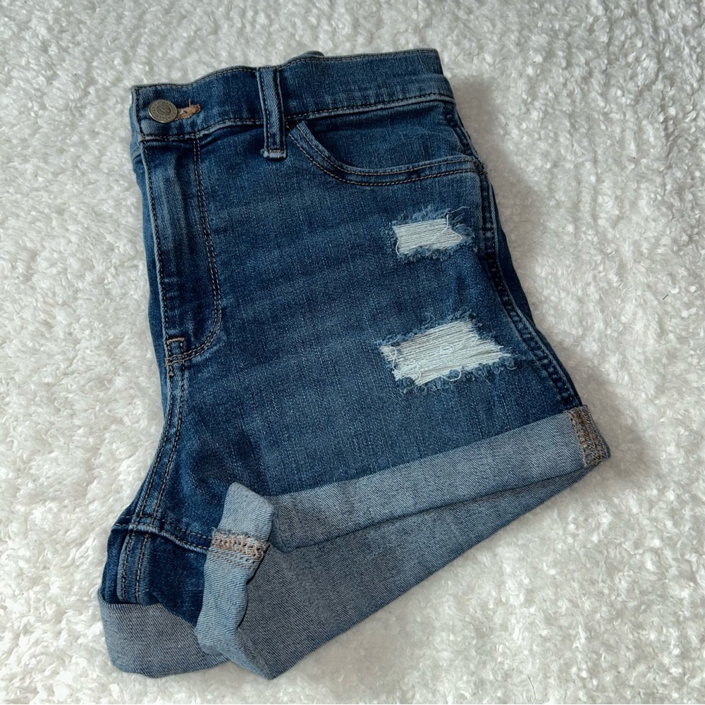 Hollister Women’s Distressed High Rise Shorts Size 7